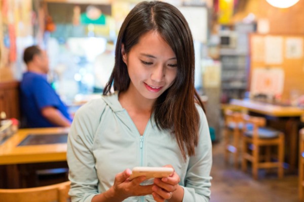 怎样取消陌陌和微信同步，不想在陌陌里发表的动态在微信里面也有？